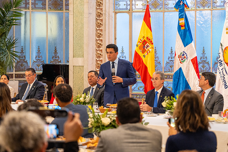 David Collado. República Dominicana gana premio al mejor stand de Fitur 2025