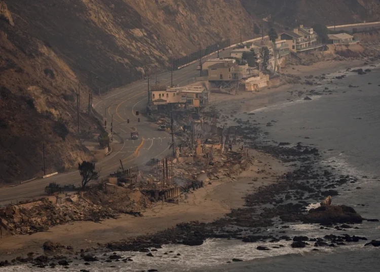 Madre de Steve Kerr pierde su casa por incendios en Los Ángeles