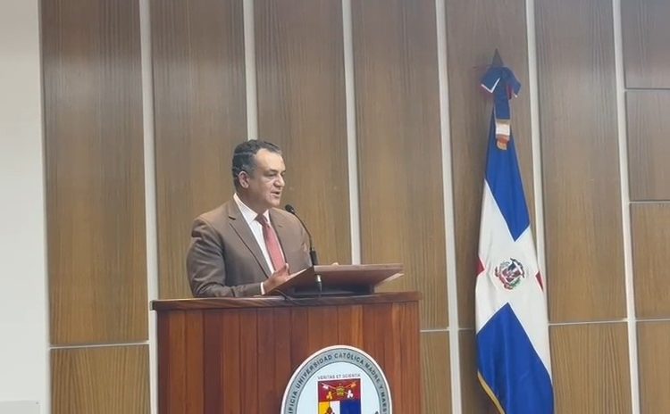 Pleno de la JCE presenta en PUCMM el proyecto de nueva cedula de identidad y electoral