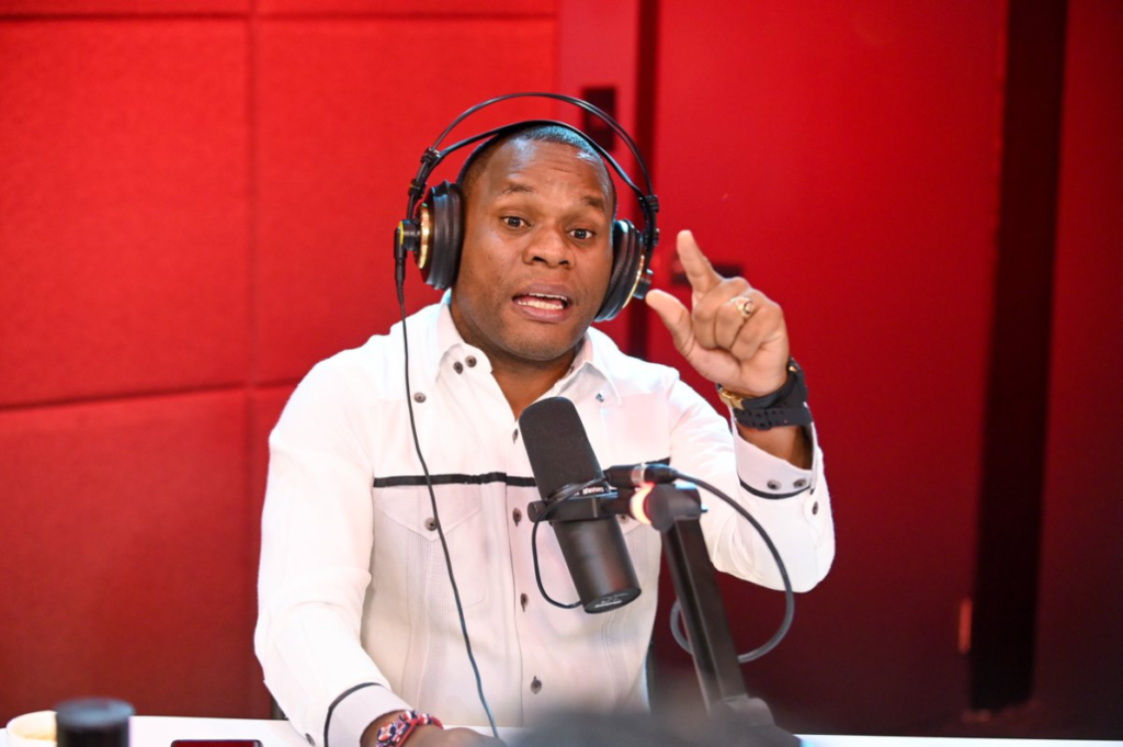 Ramón Tolentino: Biografía, trayectoria y logros del reconocido periodista dominicano 1 Ramón Tolentino en Esto No Es Radio