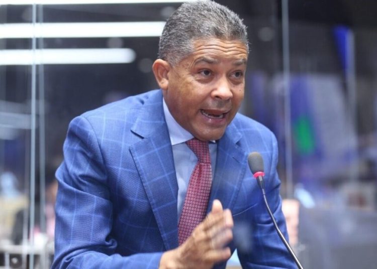 Trasladan a Eugenio Cedeño a EEUU por obstrucción arterial