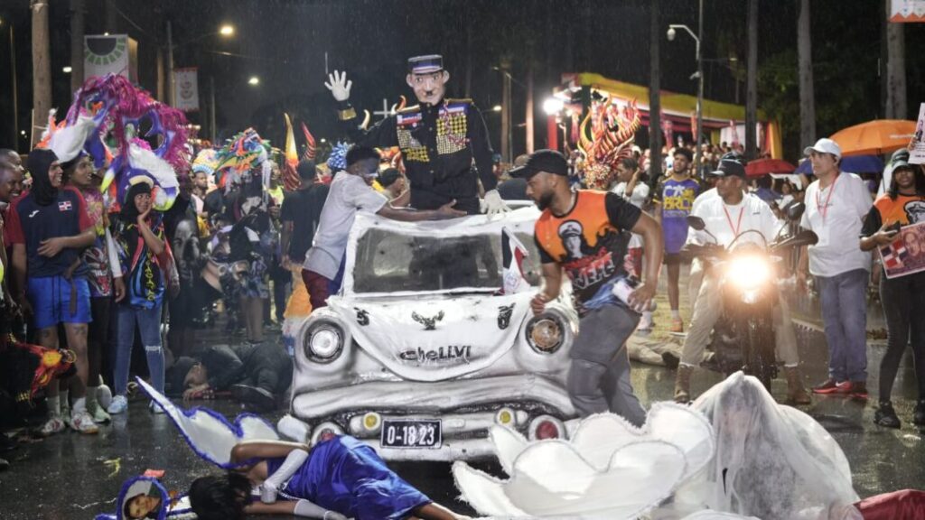 ¡La lluvia no para la fiesta! Pese a las intensas lluvias, comparsas continúan su recorrido en el Desfile Nacional de Carnaval | 3 | ¡La lluvia no para la fiesta! Pese a las intensas lluvias, comparsas continúan su recorrido en el Desfile Nacional de Carnaval | De Último Minuto