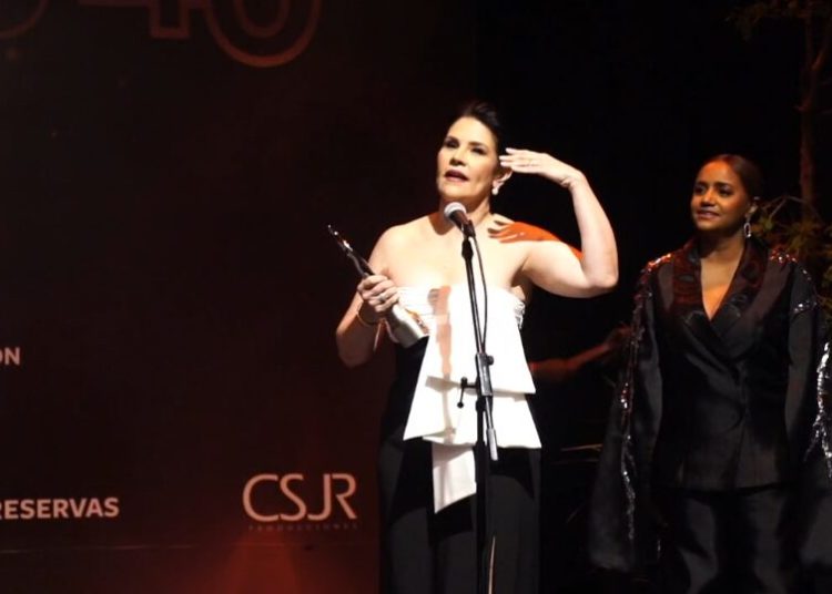 Alicia Ortega dedica su Premio Soberano a las mujeres periodistas