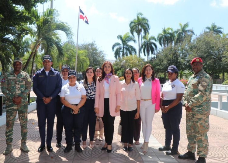 Mujeres Líderes Dominicanas honra el legado femenino en la Independencia Nacional ante el Altar de la Patria
