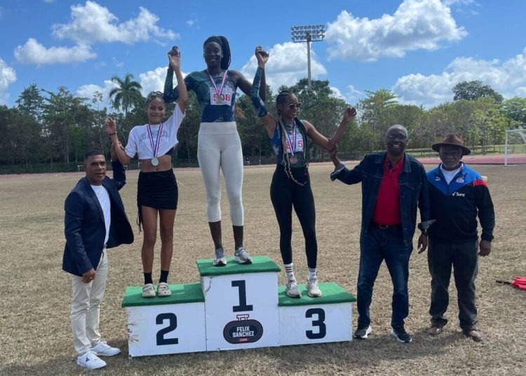Marysabel Senyú brilla con oro en salto alto en el Invitacional Isaac Ogando