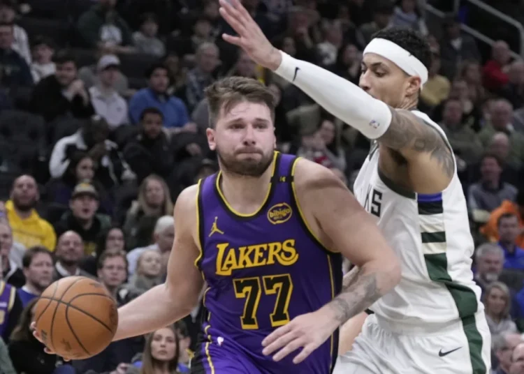 Luka Doncic se perderá el juego del viernes en Denver; se une a LeBron James en la lista de lesionados