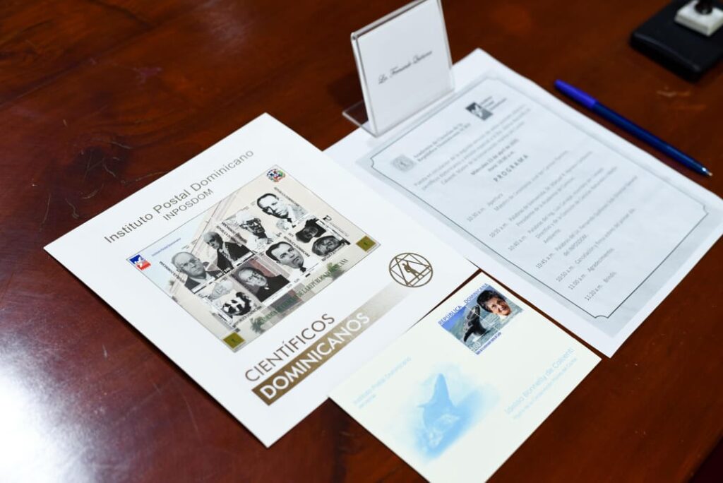 Ponen en circulación emisiones postales en homenaje a científicos dominicanos | 2 | Ponen en circulación emisiones postales en homenaje a científicos dominicanos | De Último Minuto
