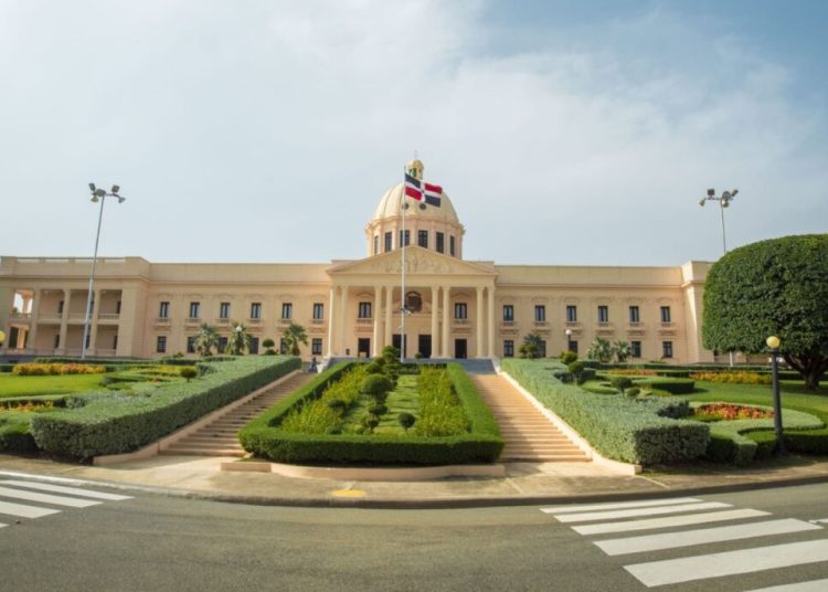 Poder Ejecutivo designa a Fernando P. Henríquez coordinador general de abogados del Estado en materia de recuperación de bienes