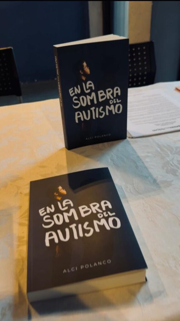 Tras 10 años de escritura, Alci Polanco lanza su libro “En La Sombra del Autismo” | 1 | Tras 10 años de escritura, Alci Polanco lanza su libro “En La Sombra del Autismo” | De Último Minuto