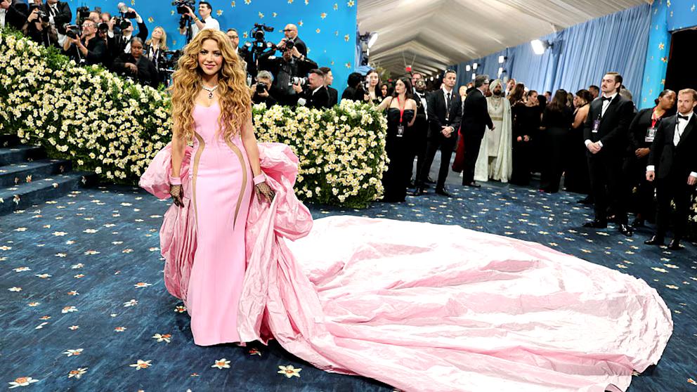 Acusan a Shakira de copiar el look que usó Nicki Minaj en la Met Gala del 2019 | 2 | Acusan a Shakira de copiar el look que usó Nicki Minaj en la Met Gala del 2019 | De Último Minuto