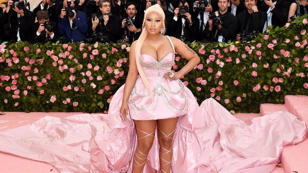 Acusan a Shakira de copiar el look que usó Nicki Minaj en la Met Gala del 2019 | 3 | Acusan a Shakira de copiar el look que usó Nicki Minaj en la Met Gala del 2019 | De Último Minuto