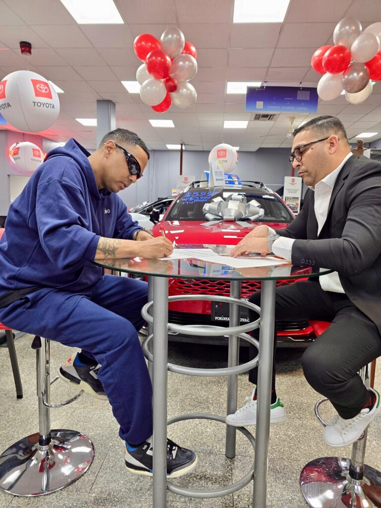 Santiago Matías es el nuevo embajador de Fordham Toyota en NY | 3 | Santiago Matías es el nuevo embajador de Fordham Toyota en NY | De Último Minuto