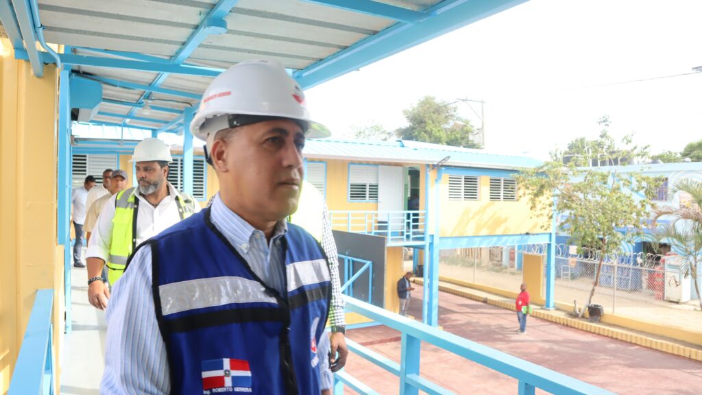 Acondicionan el plantel educativo Roberto Duvergé en Los Alcarrizos | 1 | Acondicionan el plantel educativo Roberto Duvergé en Los Alcarrizos | De Último Minuto