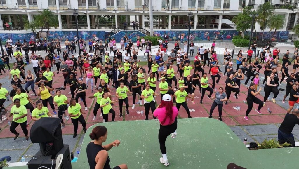 Alcaldía de Santiago celebra el Día de las Madres con música, bingo y zumba | 2 | Alcaldía de Santiago celebra el Día de las Madres con música, bingo y zumba | De Último Minuto
