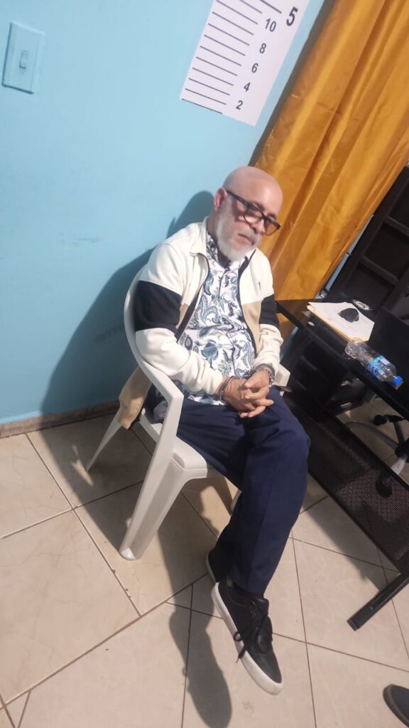 Ángel Martínez: ¿Quién es el apresado “detective” sometido y buscado por difamación e injuria? | De Último Minuto
