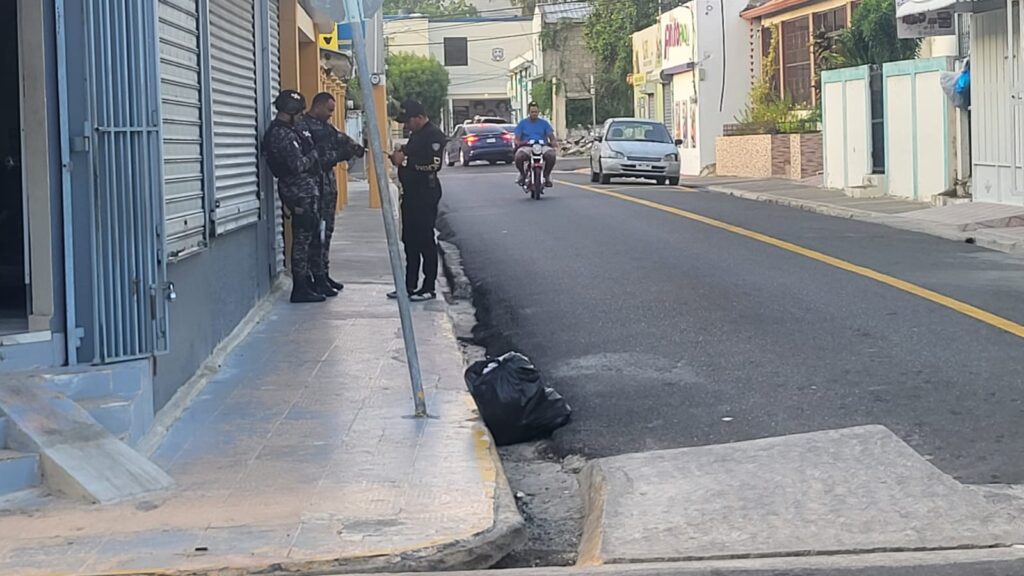 Apresan a uno de los implicados en asalto a mensajero en Salcedo; se llevaron más de dos millones de pesos | 2 | Apresan a uno de los implicados en asalto a mensajero en Salcedo; se llevaron más de dos millones de pesos | De Último Minuto