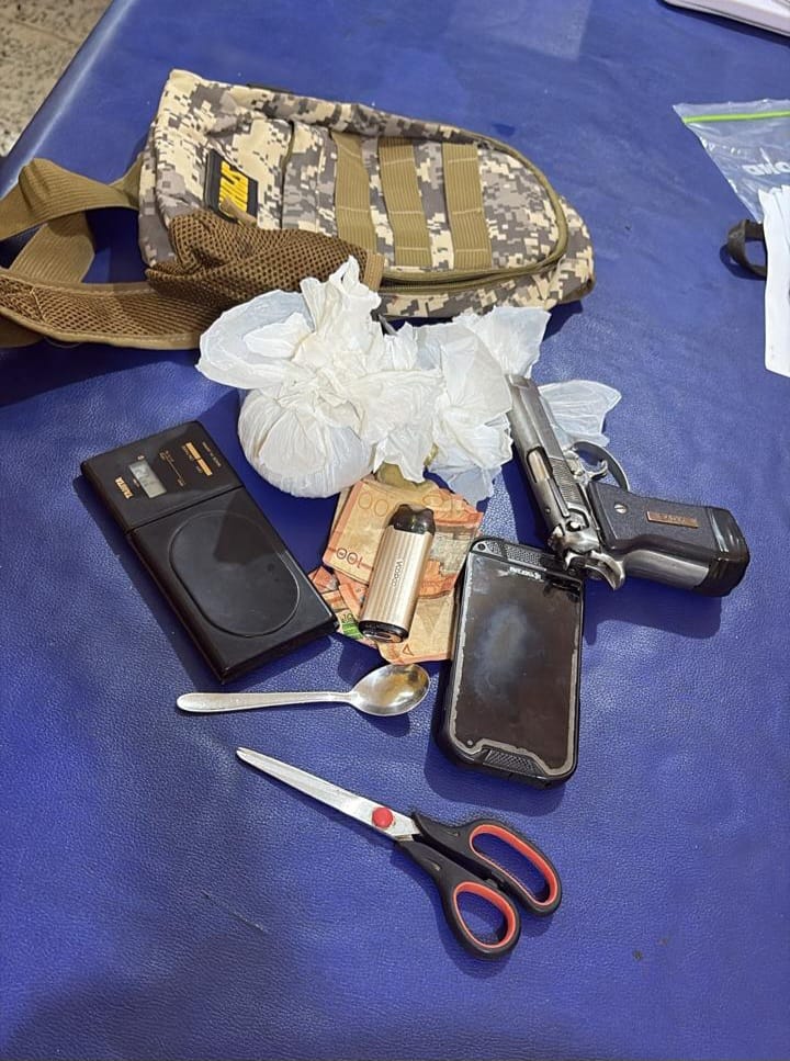 Autoridades apresan a 10 personas con drogas y armas ilegales en Dajabón y Montecristi | 2 | Autoridades apresan a 10 personas con drogas y armas ilegales en Dajabón y Montecristi | De Último Minuto
