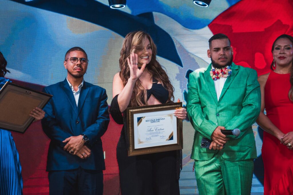 Éxito rotundo en la 1ra Gala Internacional de Premios La Flor 2025 en Medellín, Colombia | 2 | Éxito rotundo en la 1ra Gala Internacional de Premios La Flor 2025 en Medellín, Colombia | De Último Minuto