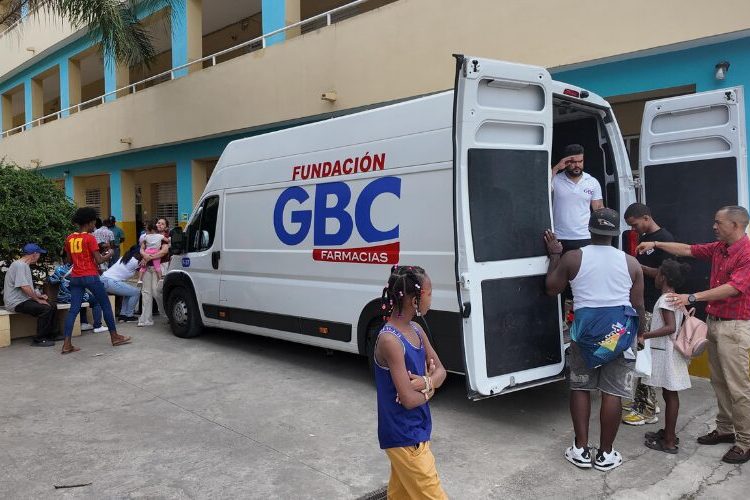 Fundación GBC realiza jornada médica y social en la Escuela Básica Doña Socorro de Los Girasoles