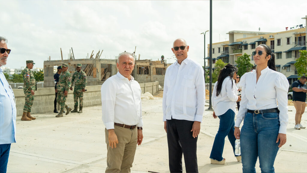 Rector del ITSC visita Ciudad Juan Bosch para iniciar una alianza estratégica con el Fideicomiso VBC-RD - Noticias de hoy en República Dominicana | De Último Minuto