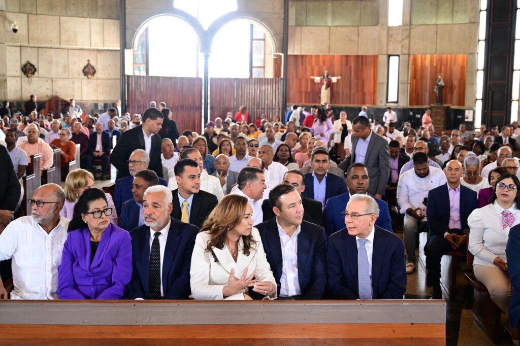 Danilo Medina encabeza emotivo homenaje del PLD a Juan Bosch en La Vega | 6 | Danilo Medina encabeza emotivo homenaje del PLD a Juan Bosch en La Vega - Noticias de hoy en República Dominicana | De Último Minuto