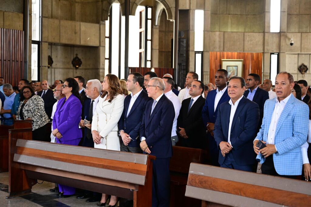Danilo Medina encabeza emotivo homenaje del PLD a Juan Bosch en La Vega | 5 | Danilo Medina encabeza emotivo homenaje del PLD a Juan Bosch en La Vega - Noticias de hoy en República Dominicana | De Último Minuto