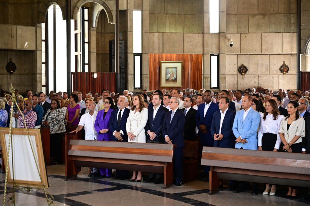 Danilo Medina encabeza emotivo homenaje del PLD a Juan Bosch en La Vega | 4 | Danilo Medina encabeza emotivo homenaje del PLD a Juan Bosch en La Vega - Noticias de hoy en República Dominicana | De Último Minuto