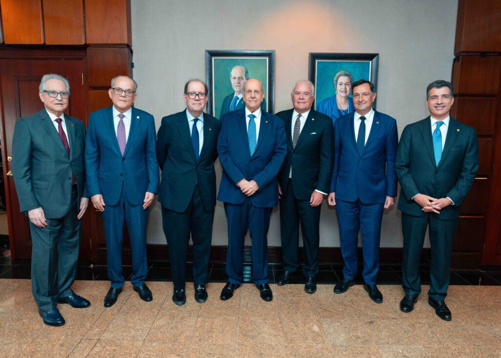 Grupo Popular designa a Marino Espinal como Consejero Emérito en reconocimiento a más de 40 años de servicio | 3 | Grupo Popular designa a Marino Espinal como Consejero Emérito en reconocimiento a más de 40 años de servicio - Noticias de hoy en República Dominicana | De Último Minuto