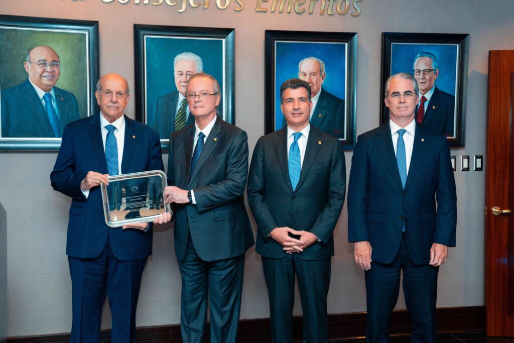 Grupo Popular designa a Marino Espinal como Consejero Emérito en reconocimiento a más de 40 años de servicio | 5 | Grupo Popular designa a Marino Espinal como Consejero Emérito en reconocimiento a más de 40 años de servicio - Noticias de hoy en República Dominicana | De Último Minuto