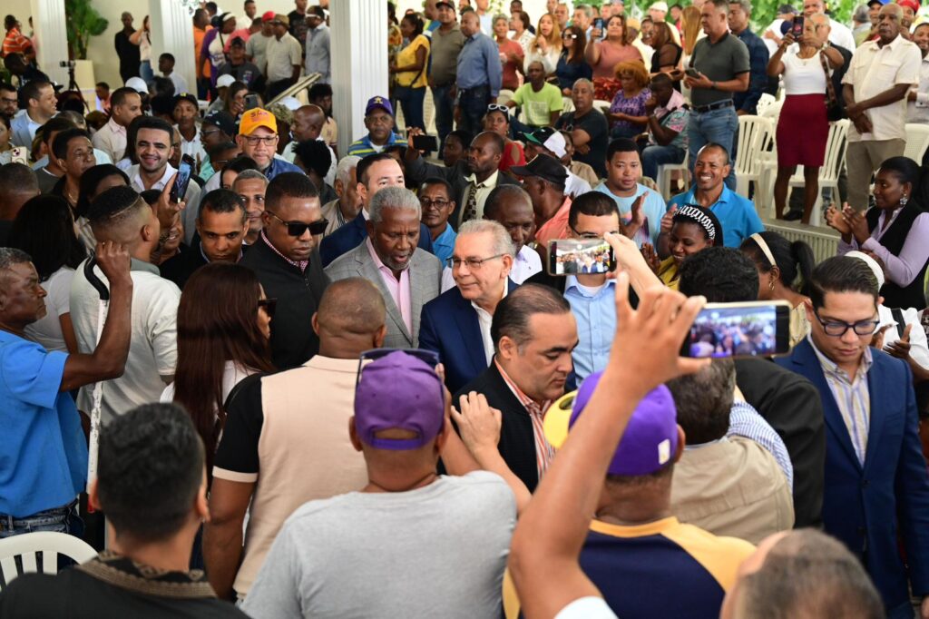 Danilo Medina encabeza Asamblea Provincial del PLD en San Cristóbal | 4 | Danilo Medina encabeza Asamblea Provincial del PLD en San Cristóbal - Noticias de hoy en República Dominicana | De Último Minuto