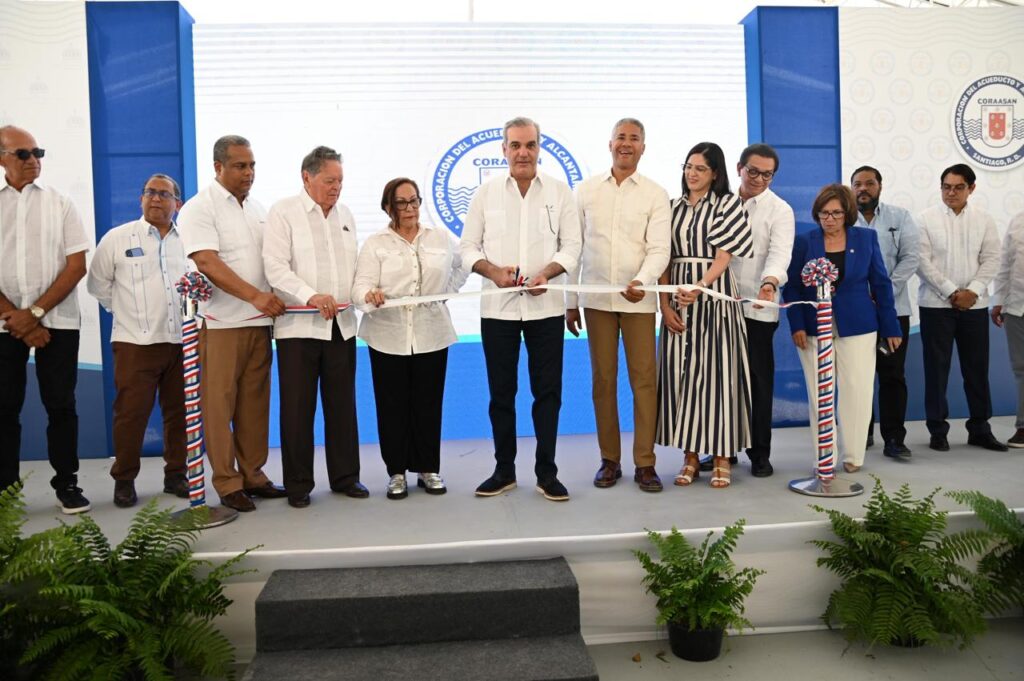 Con una inversión superior a los 160 millones Abinader deja inauguradas obras de agua potable en Santiago | 3 | Con una inversión superior a los 160 millones Abinader deja inauguradas obras de agua potable en Santiago - Noticias de hoy en República Dominicana | De Último Minuto
