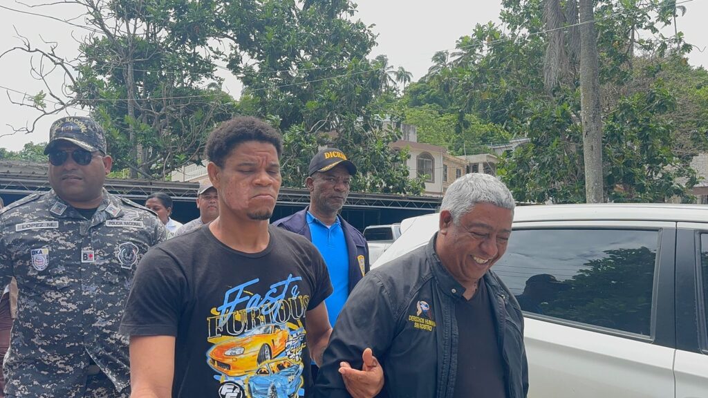 Acusado de homicidio se entrega tras escapar de dotación policial en Samaná | 2 | Acusado de homicidio se entrega tras escapar de dotación policial en Samaná - Noticias de hoy en República Dominicana | De Último Minuto
