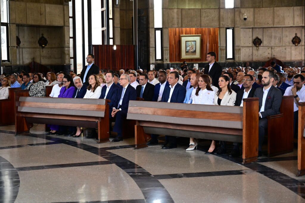 Danilo Medina encabeza emotivo homenaje del PLD a Juan Bosch en La Vega | 2 | Danilo Medina encabeza emotivo homenaje del PLD a Juan Bosch en La Vega - Noticias de hoy en República Dominicana | De Último Minuto