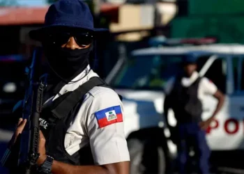 Gobierno haitiano expresa indignación por incendio de mítico hotel a manos de pandilleros