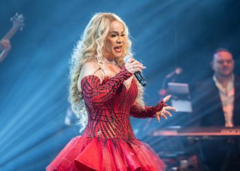 Miriam Cruz deslumbrante en el Gran Teatro del Cibao con “La Historia de una Diva”