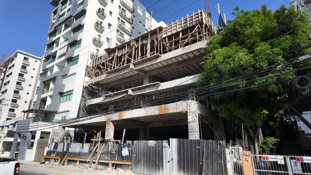 Obreros confían en que tragedia no se repetirá en construcción donde murió haitiano electrocutado - Noticias de hoy en República Dominicana | De Último Minuto