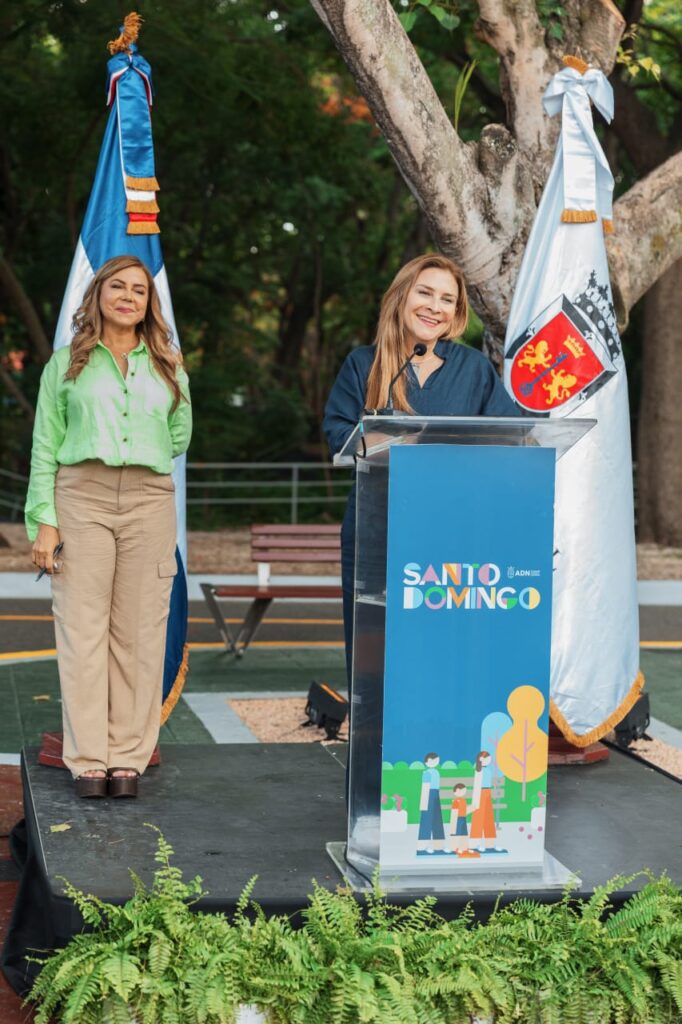 Carolina y Centro Cultural Amaya inauguran la escultura “Reto al Futuro” | 5 | Carolina y Centro Cultural Amaya inauguran la escultura “Reto al Futuro” - Noticias de hoy en República Dominicana | De Último Minuto