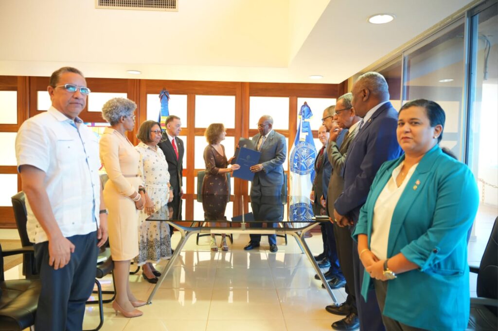 UASD suscribe acuerdo con la University of Massachusetts Amherst | 3 | UASD suscribe acuerdo con la University of Massachusetts Amherst - Noticias de hoy en República Dominicana | De Último Minuto