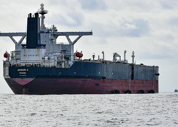 Putin prohíbe a buques extranjeros atracar en puertos rusos sin permiso del FSB