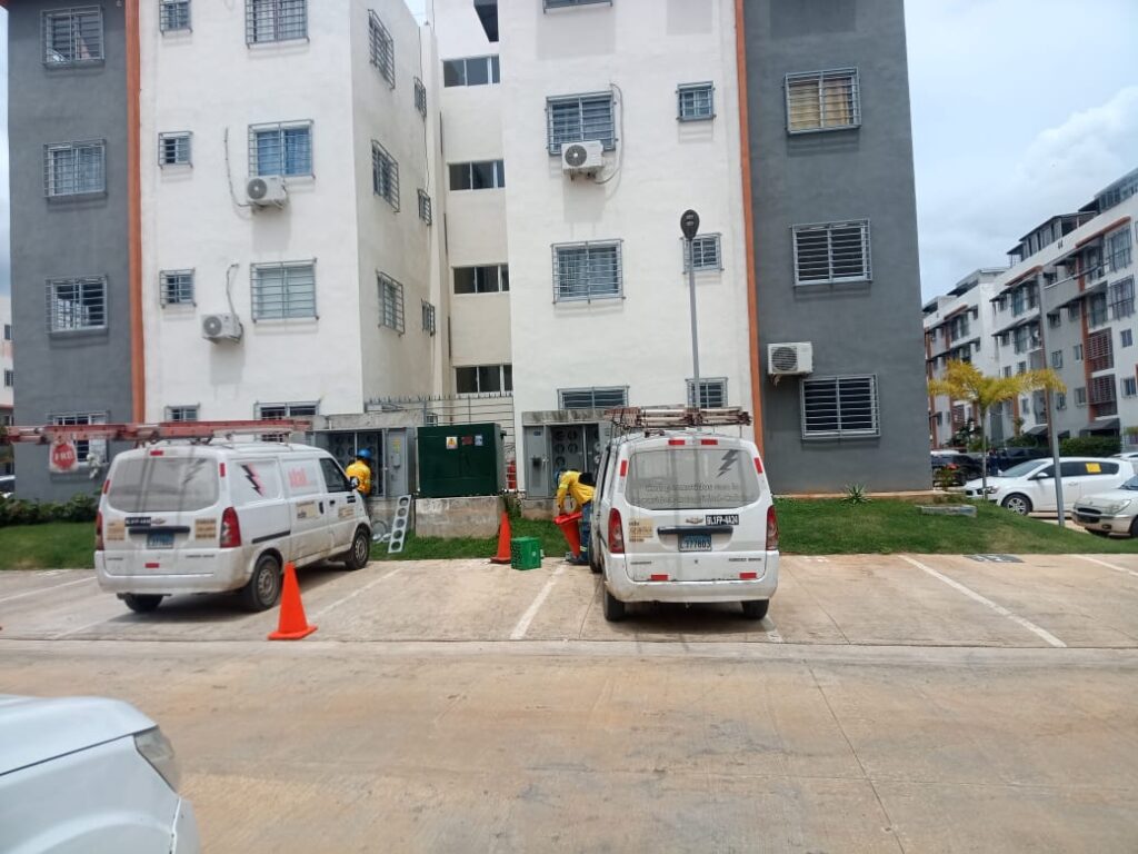 Edeeste detecta y desmantela conexiones ilegales en Ciudad Juan Bosch | 3 | Edeeste detecta y desmantela conexiones ilegales en Ciudad Juan Bosch - Noticias de hoy en República Dominicana | De Último Minuto