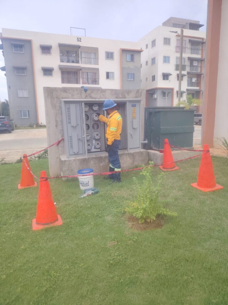 Edeeste detecta y desmantela conexiones ilegales en Ciudad Juan Bosch | 4 | Edeeste detecta y desmantela conexiones ilegales en Ciudad Juan Bosch - Noticias de hoy en República Dominicana | De Último Minuto
