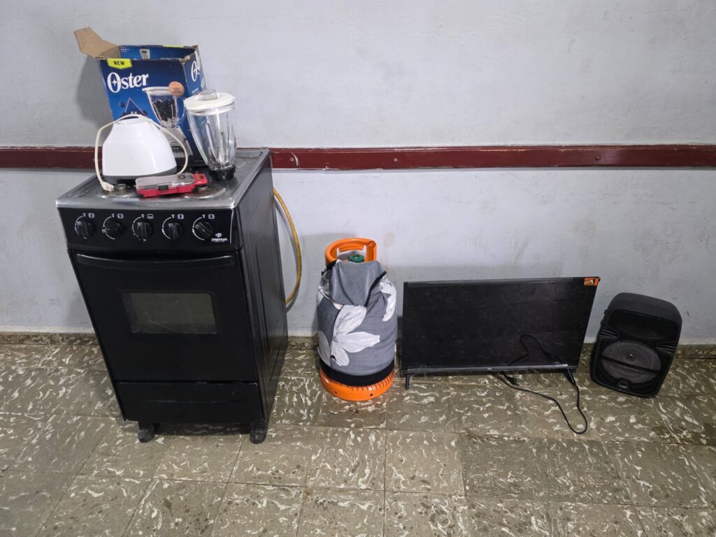 Policía recupera electrodomésticos robados en Monte Plata | 3 | Policía recupera electrodomésticos robados en Monte Plata - Noticias de hoy en República Dominicana | De Último Minuto