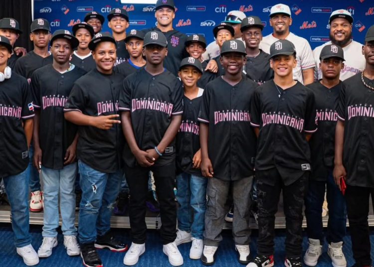 Juan Soto recibe al equipo Sub-12 de RD y les dedica jonrón en emotiva jornada en Nueva York