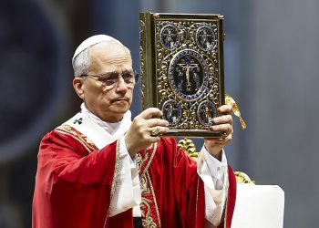 León XIV pide «detener la innecesaria matanza de inocentes» tras el ataque a la iglesia de Gaza