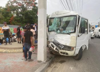 El 911 coordina asistencia de diez personas resultaron heridas en accidente de tránsito en Esperanza