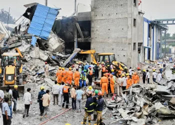 Sube a 34 el número de muertos por explosión en planta química en la India