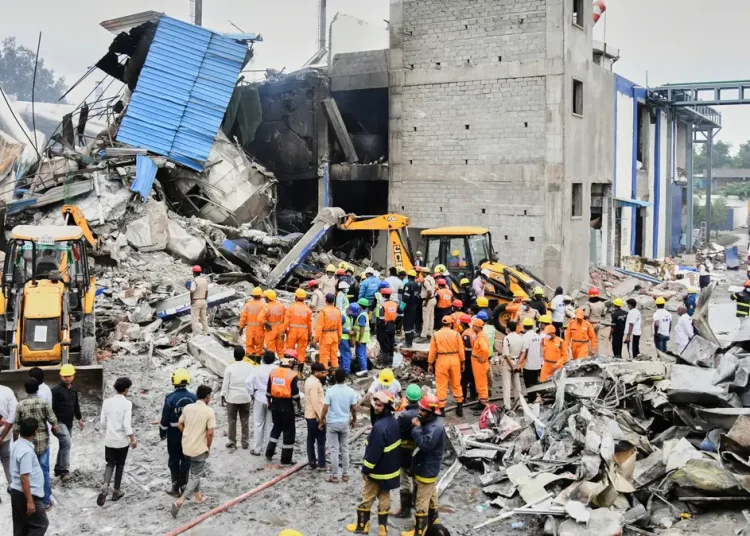 Sube a 34 el número de muertos por explosión en planta química en la India
