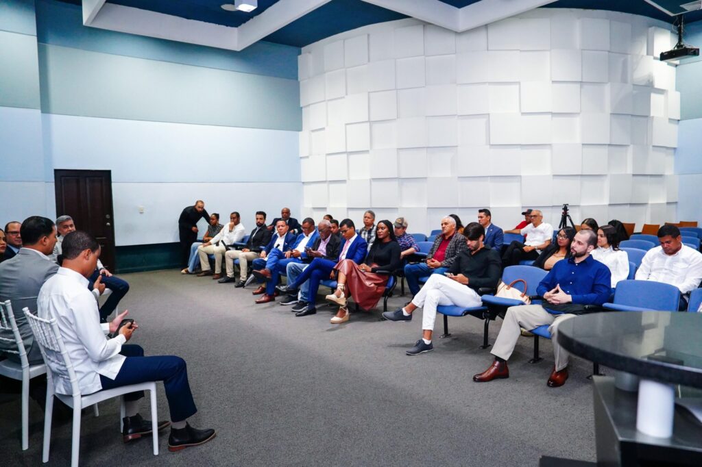 Asociación de Ciencias Políticas analiza las tensiones geopolíticas globales en 2025 - Noticias de hoy en República Dominicana | De Último Minuto