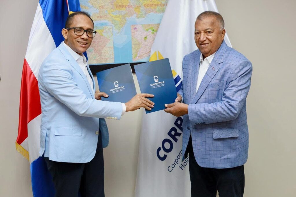 Ayuntamiento de San Cristóbal y CORPHOTELS firman acuerdo
