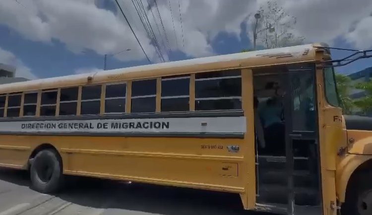 Migración deporta a 1,399 haitianos y detiene a otros 1,015 indocumentados